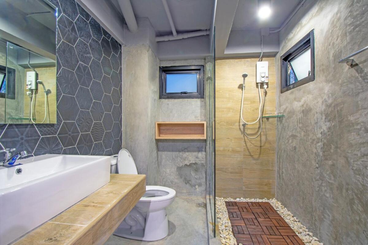 Private In Huaikwang * Bangkok