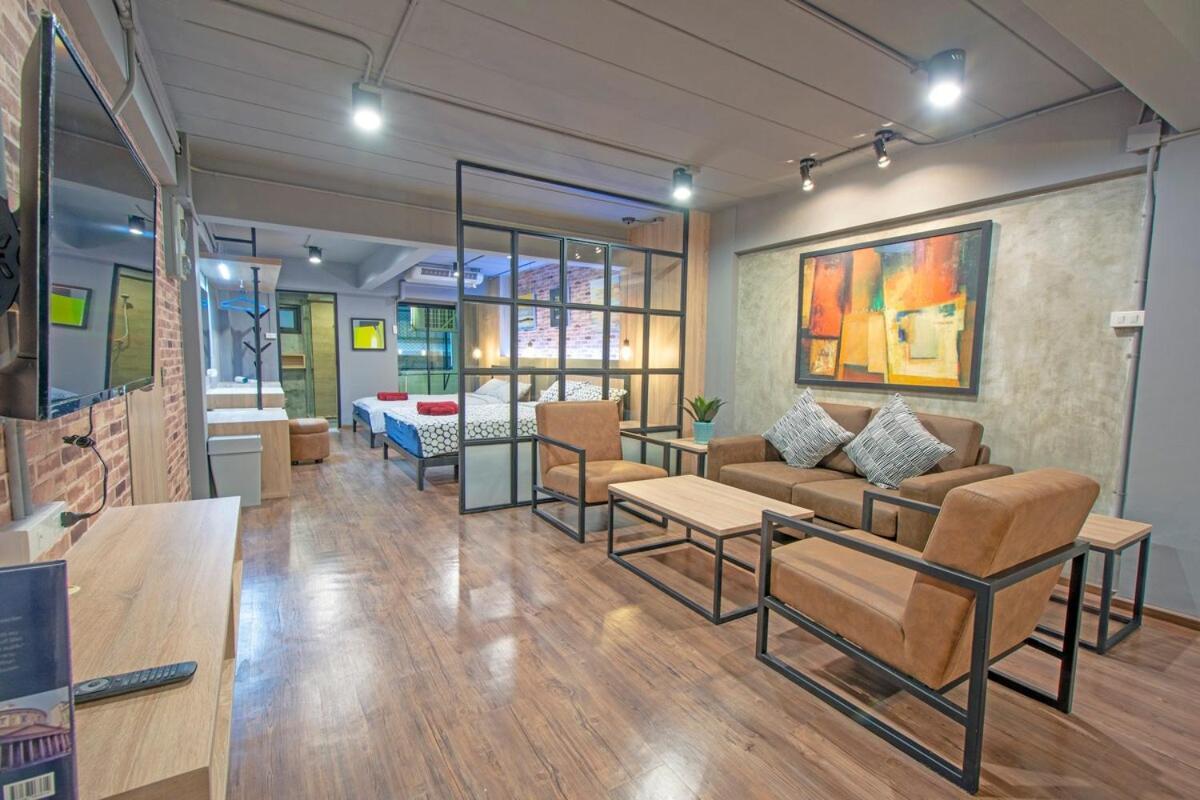 Private In Huaikwang * Bangkok