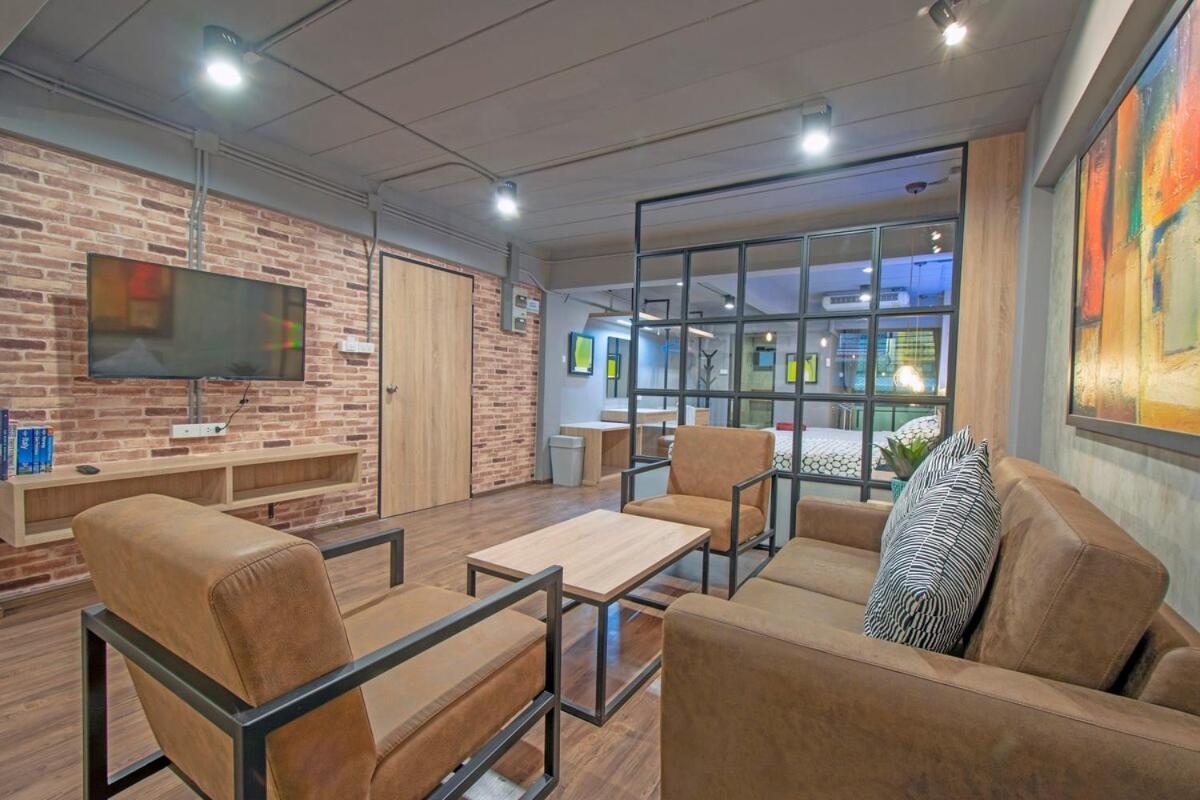 Apartment Private In Huaikwang